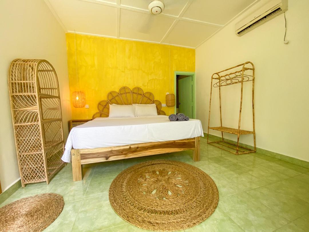 Banana Surf House Hotel Arugam Bay Exterior photo